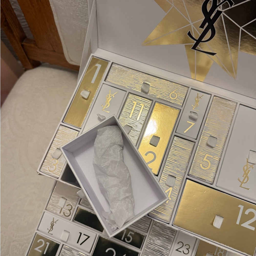 YSL Advent Calendar with Beauty Products - Picture 4 of 6